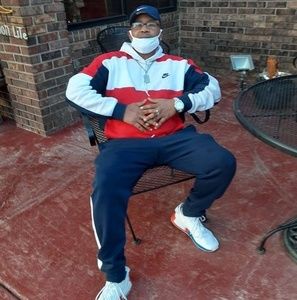 Meet your Posher, Derrick